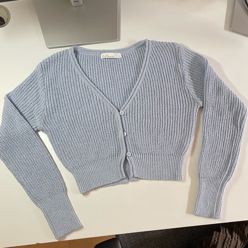 S - OAK + FORT CROPPED LIGHTWEIGHT BUTTON FRONT CARDIGAN